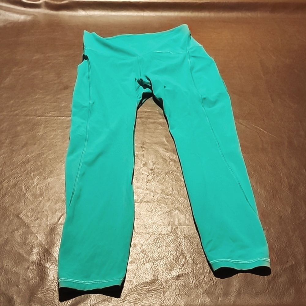 Luelemon leggings.  Super cute!  In great shape